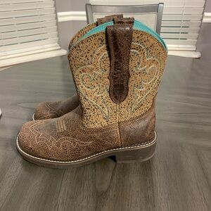 NEW! Womens Ariat Boots